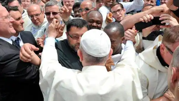 El Papa reclamó que la trata se juzgue como delito de lesa humanidad