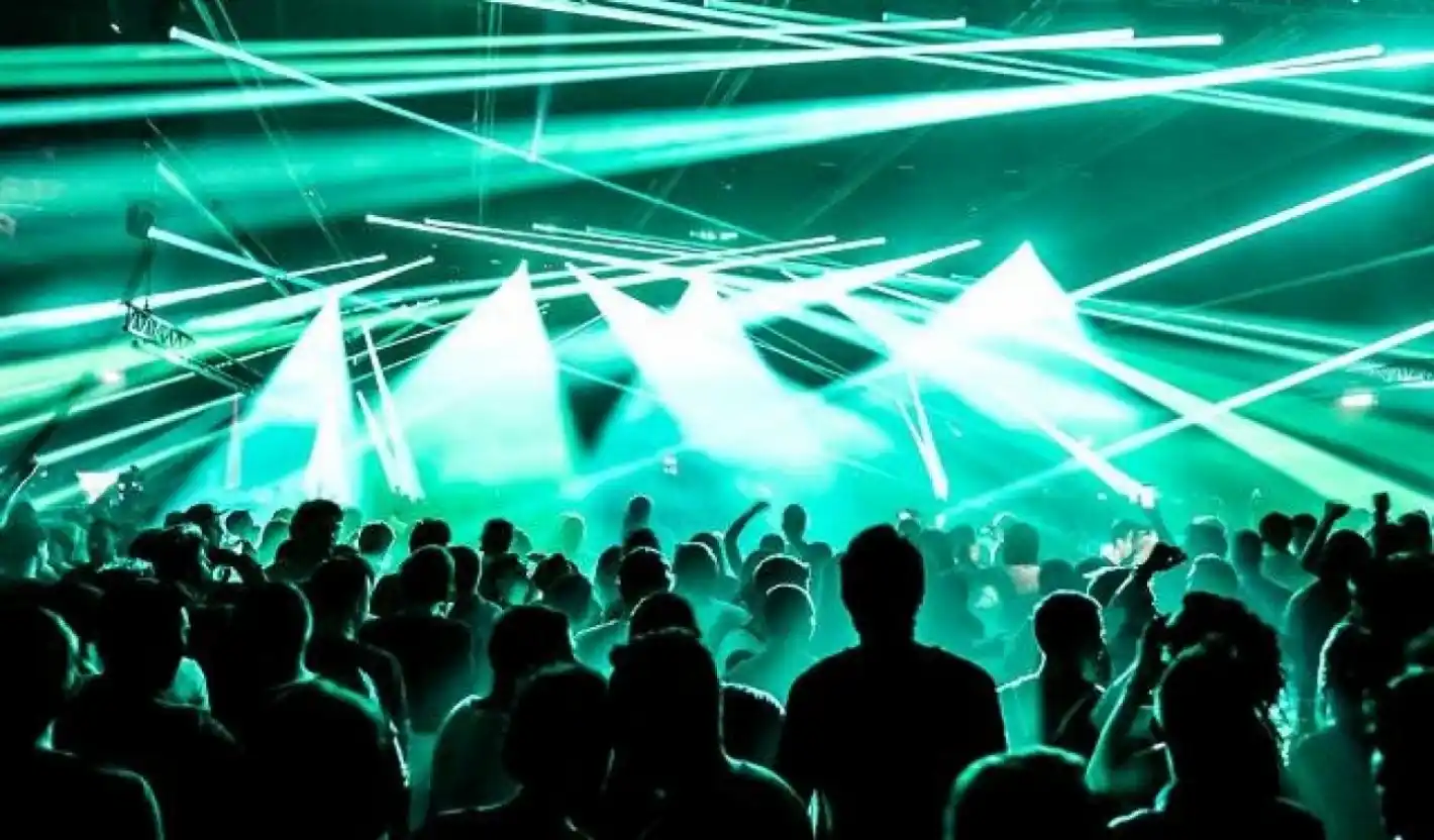 Time Warp: prefectos procesados y embargos