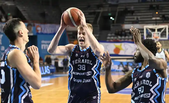 Peñarol vs Riachuelo - Liga Nacional 2025 - 4