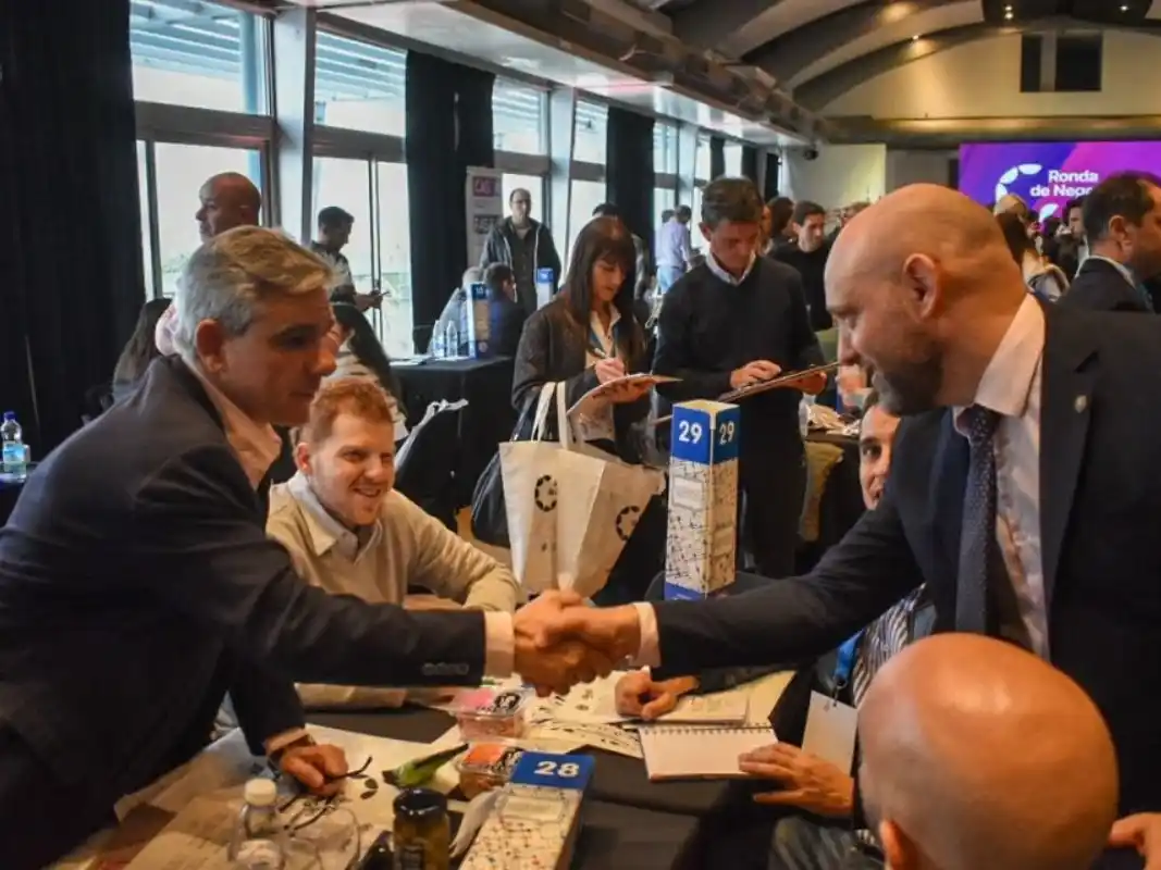 El comercio y la industria en el centro" y "Vincular Energía 2025.