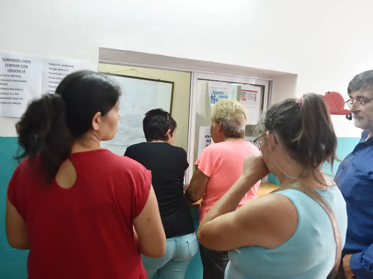 Desarrollo Social estiró su horario para atender a los vecinos afectados 