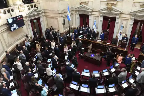 El dictamen del Senado endureció la reforma: Ahora habilita despidos por bloqueos y tomas