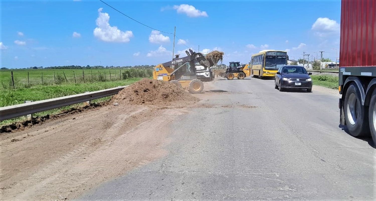 Vialidad Nacional continúa los arreglos de ruta 11 en Timbúes y La Ribera