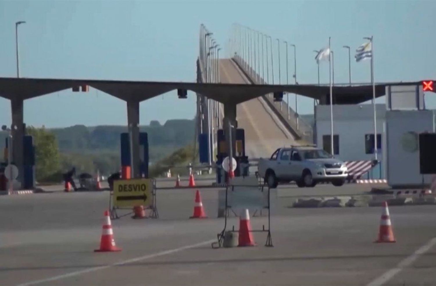 Se produjo un derrame de dióxido de carbono líquido en la zona de Aduana del puente San Martín