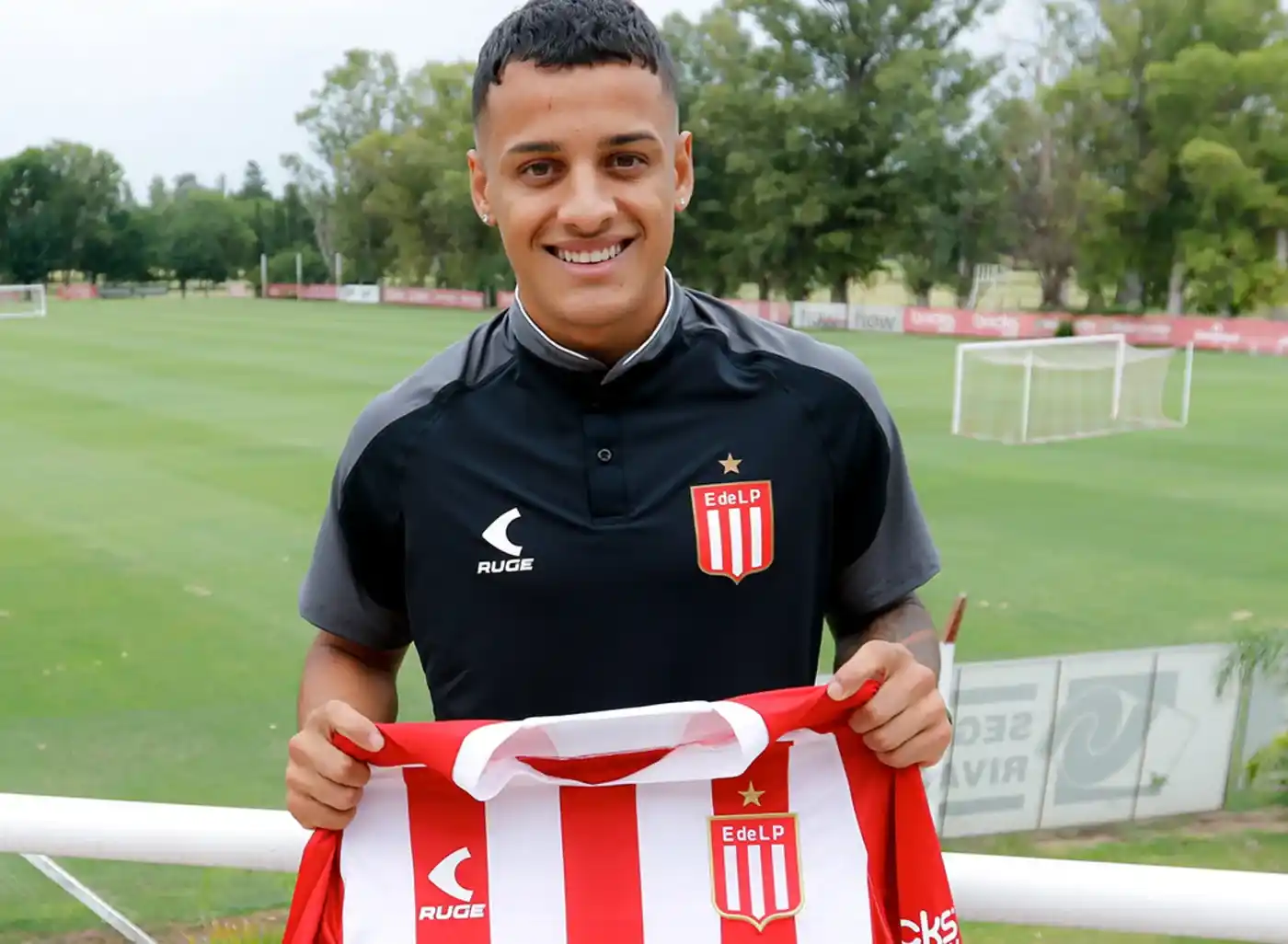 Tiago Palacios, en la presentación de su fichaje.