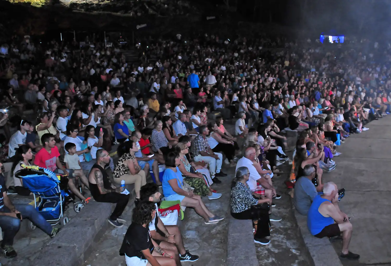 Cientos de personas colmaron la primera jornada del Festiva de la Sierra.