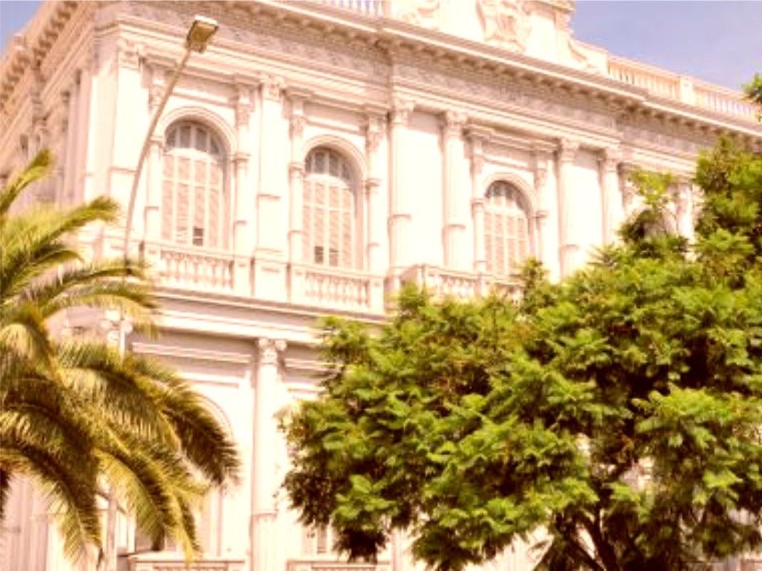 Investigan desvío de $93 millones desde escuelas del Arzobispado