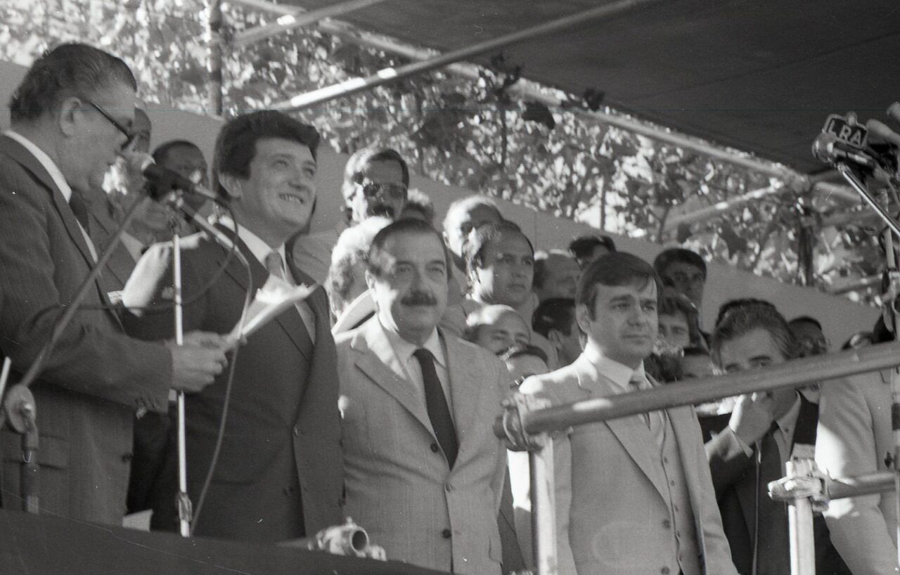 El IES N° 7 inauguró a sala llena el ciclo sobre los 40 años de la democracia