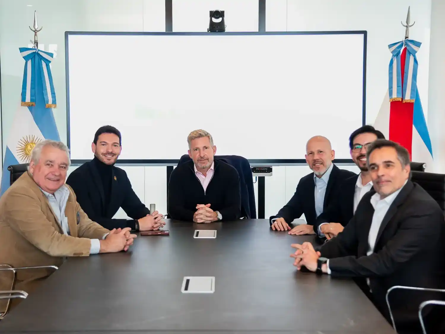 Entre Ríos, primera provincia en firmar un convenio con Salesforce para llevar la inteligencia artificial al Estado y las pymes