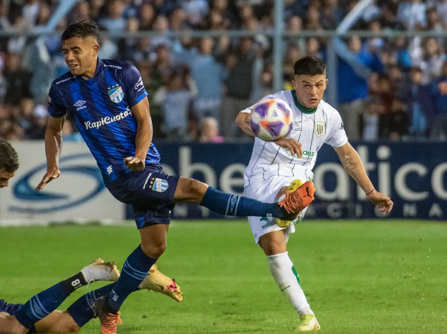 Atlético lo buscó, pero no pudo quebrar a Banfield.