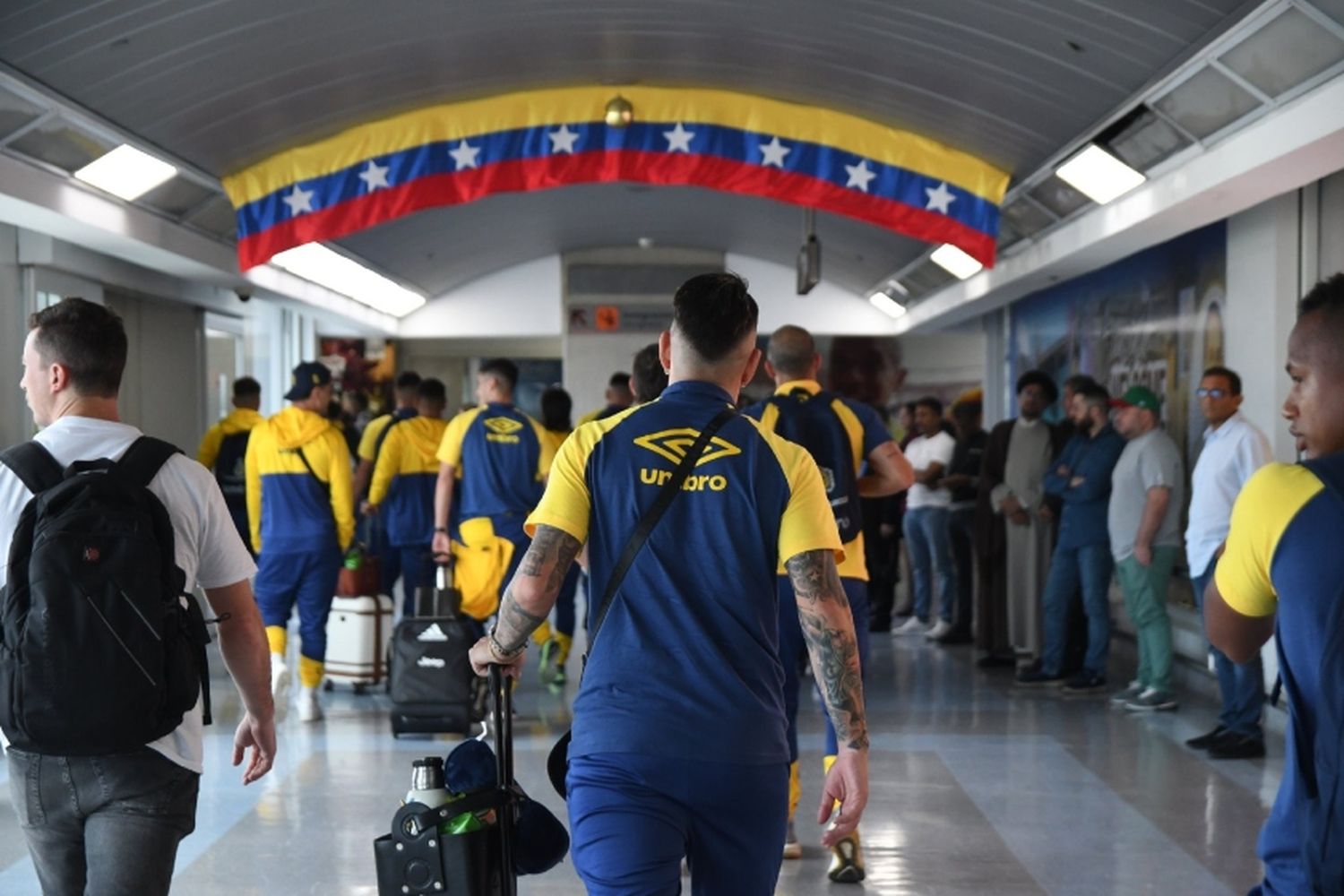 Central ya se entrena en Venezuela para visitar a Caracas por Copa Libertadores