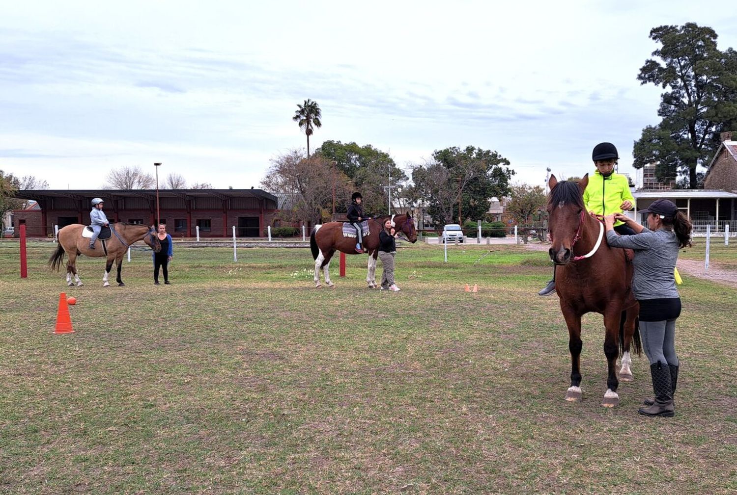 Taller de equitación recreativa en Villa Cañás