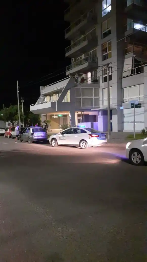 Quisieron organizar una fiesta en un departamento y terminaron detenidos