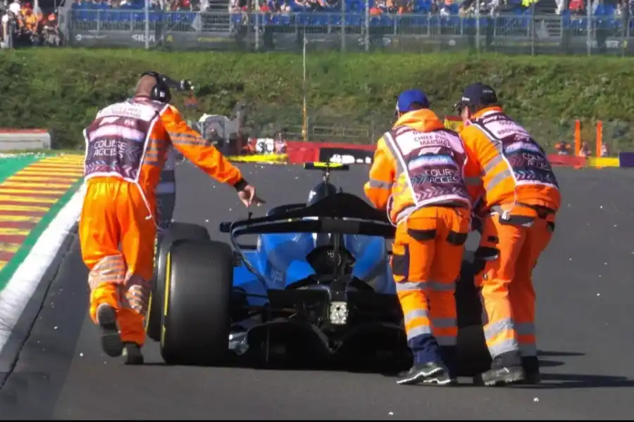 Colapinto abandonó en la primera vuelta de la carrera en Bélgica