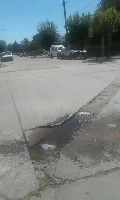 Baches en la esquina de Larrea y Rubén Darío