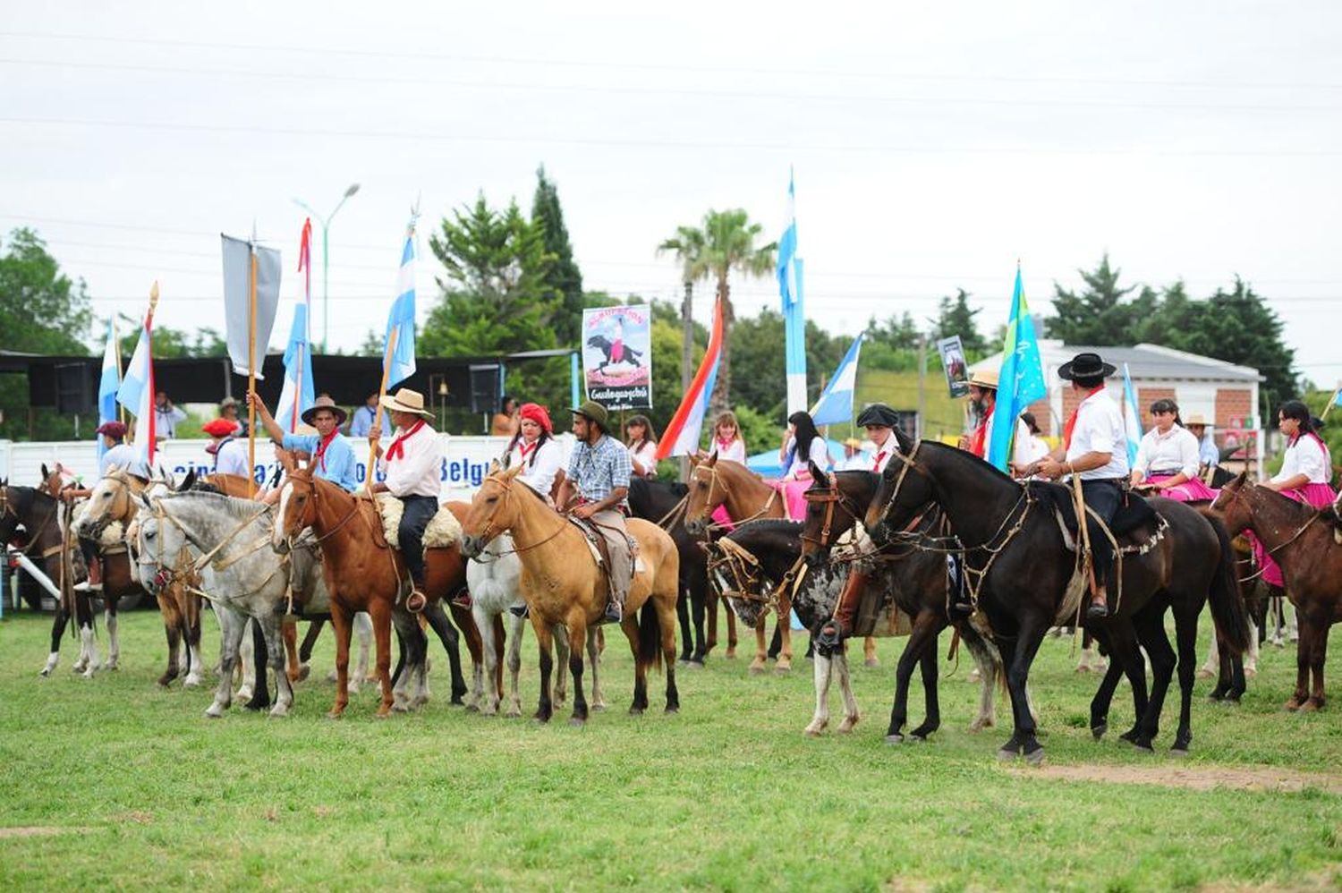 Pueblo Belgrano le ganó a la lluvia y pudo cerrar una nueva edición de la Fiesta de las Costumbres Argentinas