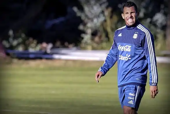 Tevez: "Se creó una rivalidad con Messi donde no la hay"