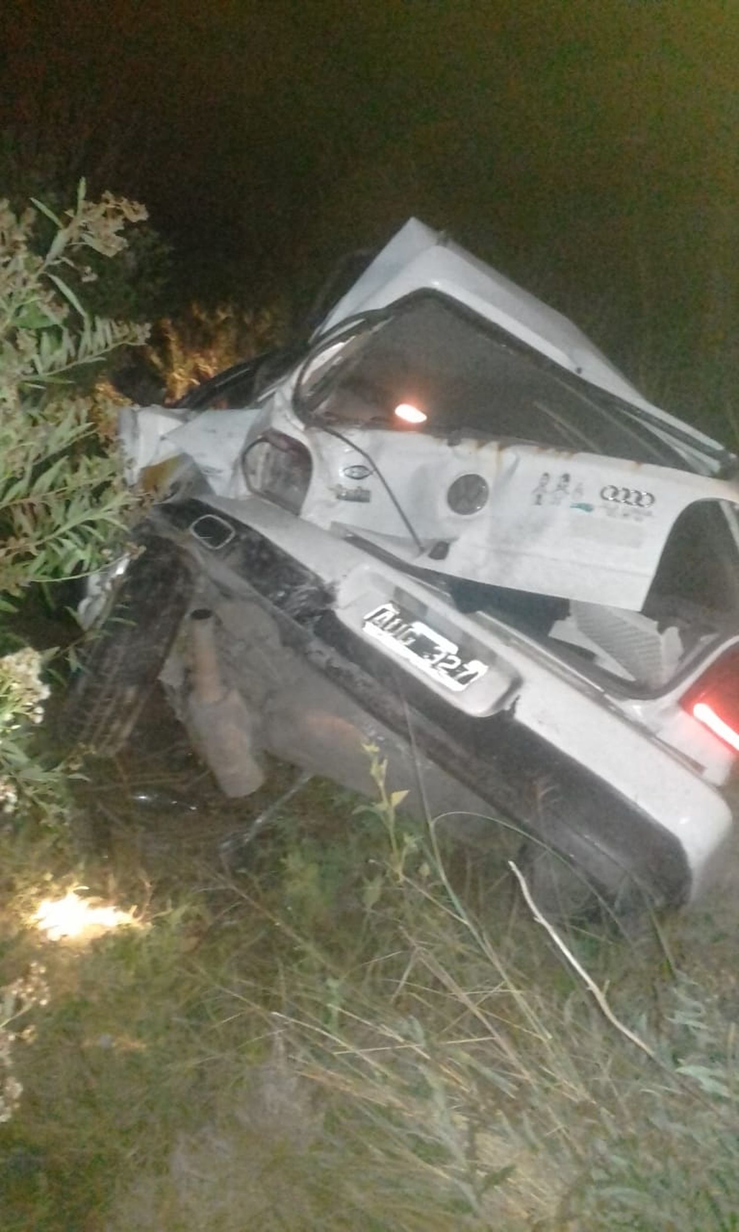 Lo chocaron de atrás, lo sacaron del camino y se dieron a la fuga: se salvó de milagro