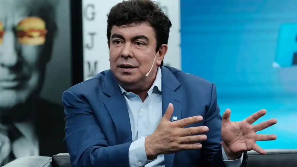 El intendente Fernando Espinoza.