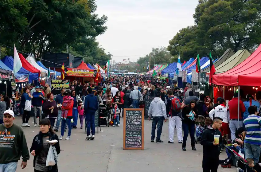 Con color, sabor y ritmo, se acerca la popular Fiesta de Colectividades