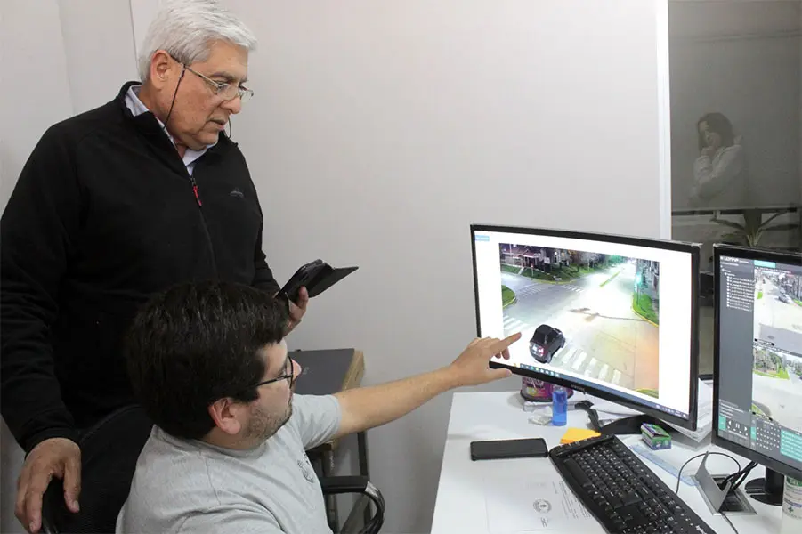 El centro de monitoreo permitió esclarecer el robo en una casa