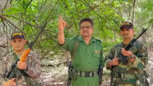 RECLUTÓ 12 MIL NIÑOS EN 30 AÑOS: las Farc mató a unas 100.000 personas, afirma la Comisión de la Verdad