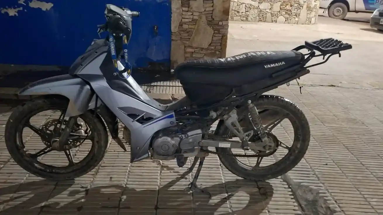 El rodado que fue secuestrado por el personal policial en pleno operativo de saturación en barrio Banco Provincia