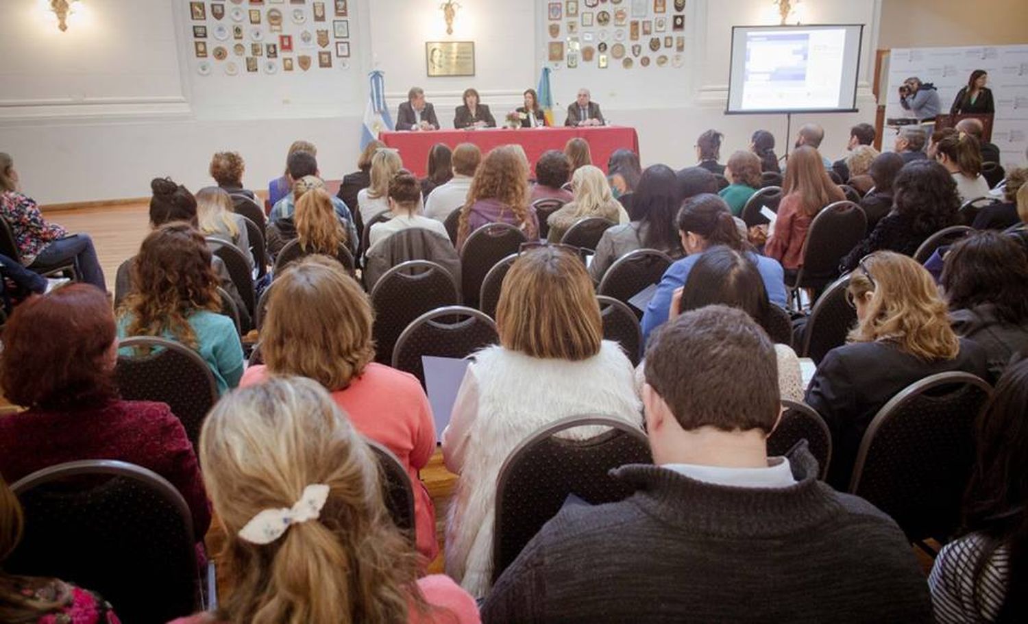 Tandil asistió a la presentación del plan para erradicar la violencia contra las mujeres