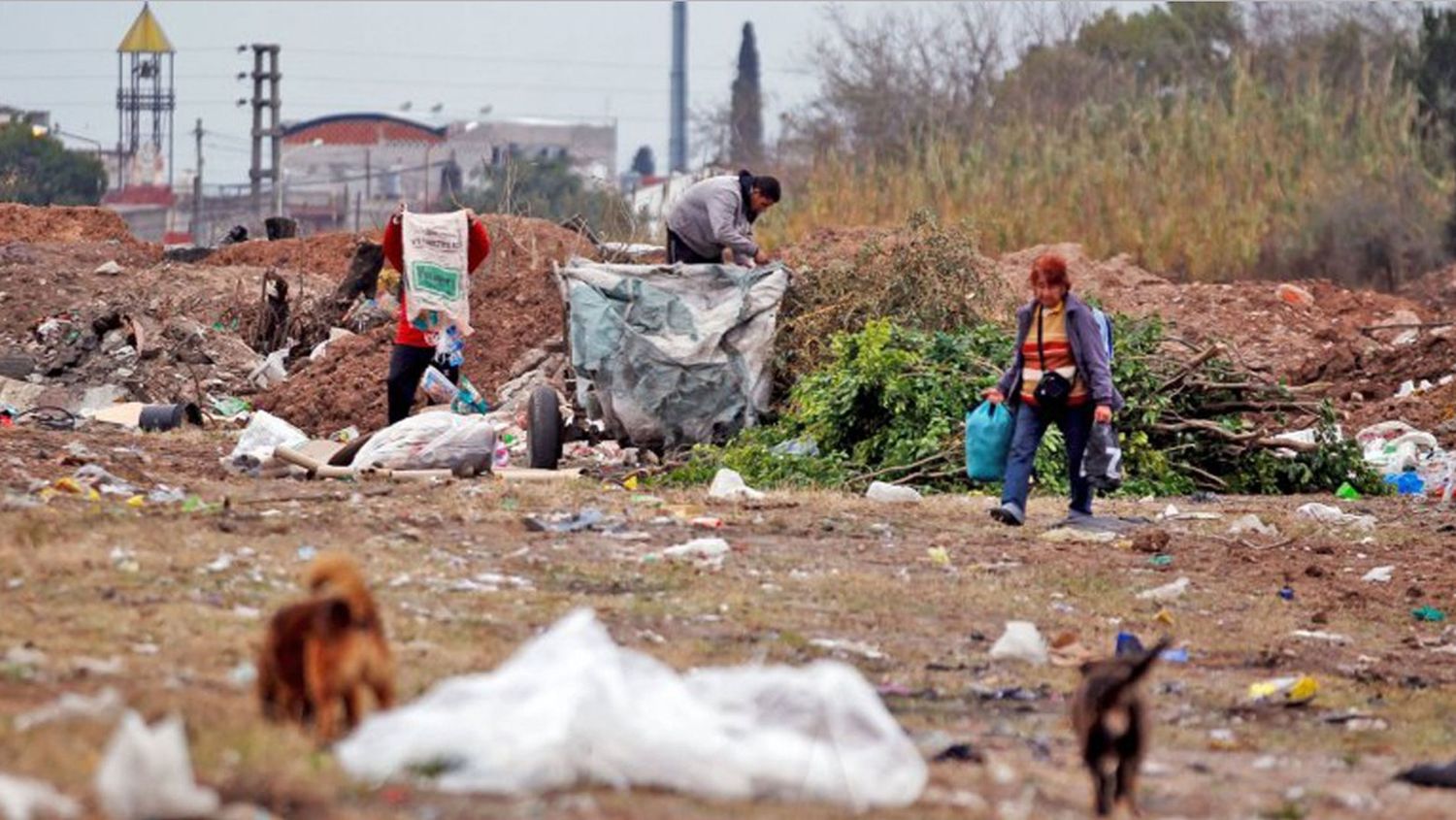 Según la UCA, la pobreza en la Argentina llegó al 40,8% y es la más alta de la década