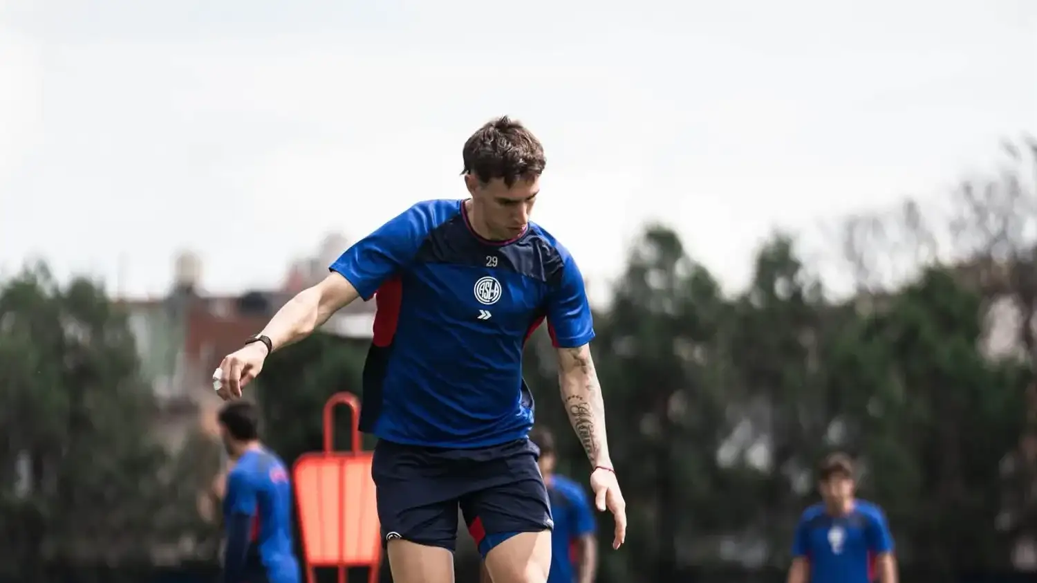 Auzmendi, delantero de San Lorenzo.