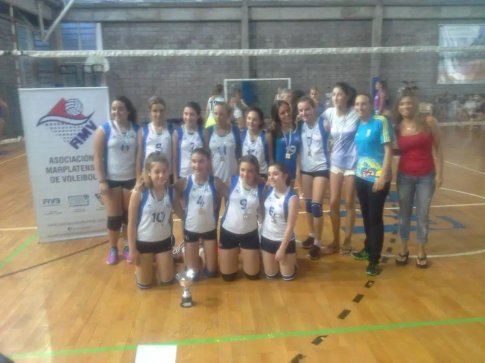 Las Sub-13 de IAE Club fueron campeonas