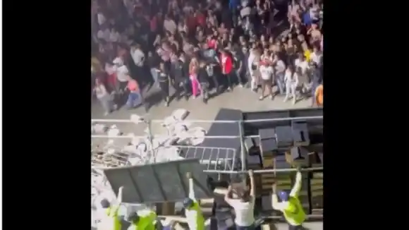 Mientras en el concierto de Karol G todo era felicidad, en las afueras del Monumental ocurría esto (VIDEO)