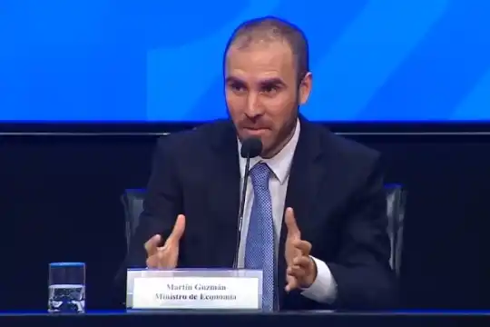 El Gobierno implementará un impuesto del 30% a la compra de divisas