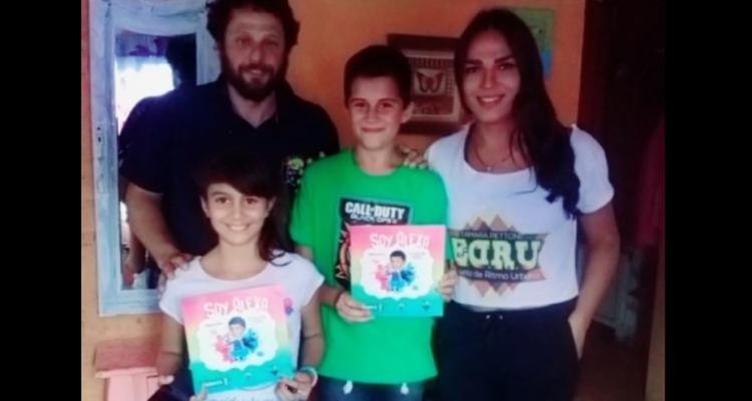 Recaudaron más de 5 mil pesos con la venta del libro “Soy Alexa”, que ya fueron entregados a Emerson