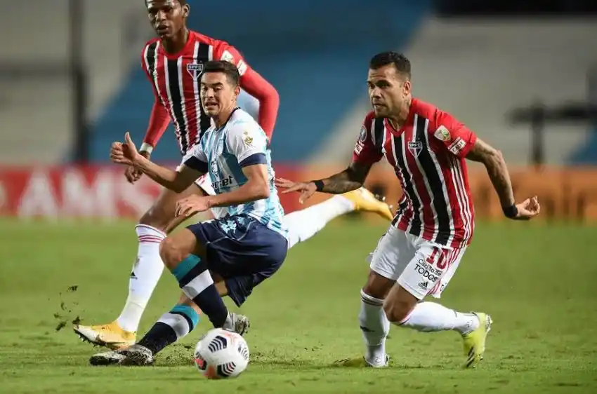 Lovera sobresalió para Racing en la igualdad ante San Pablo