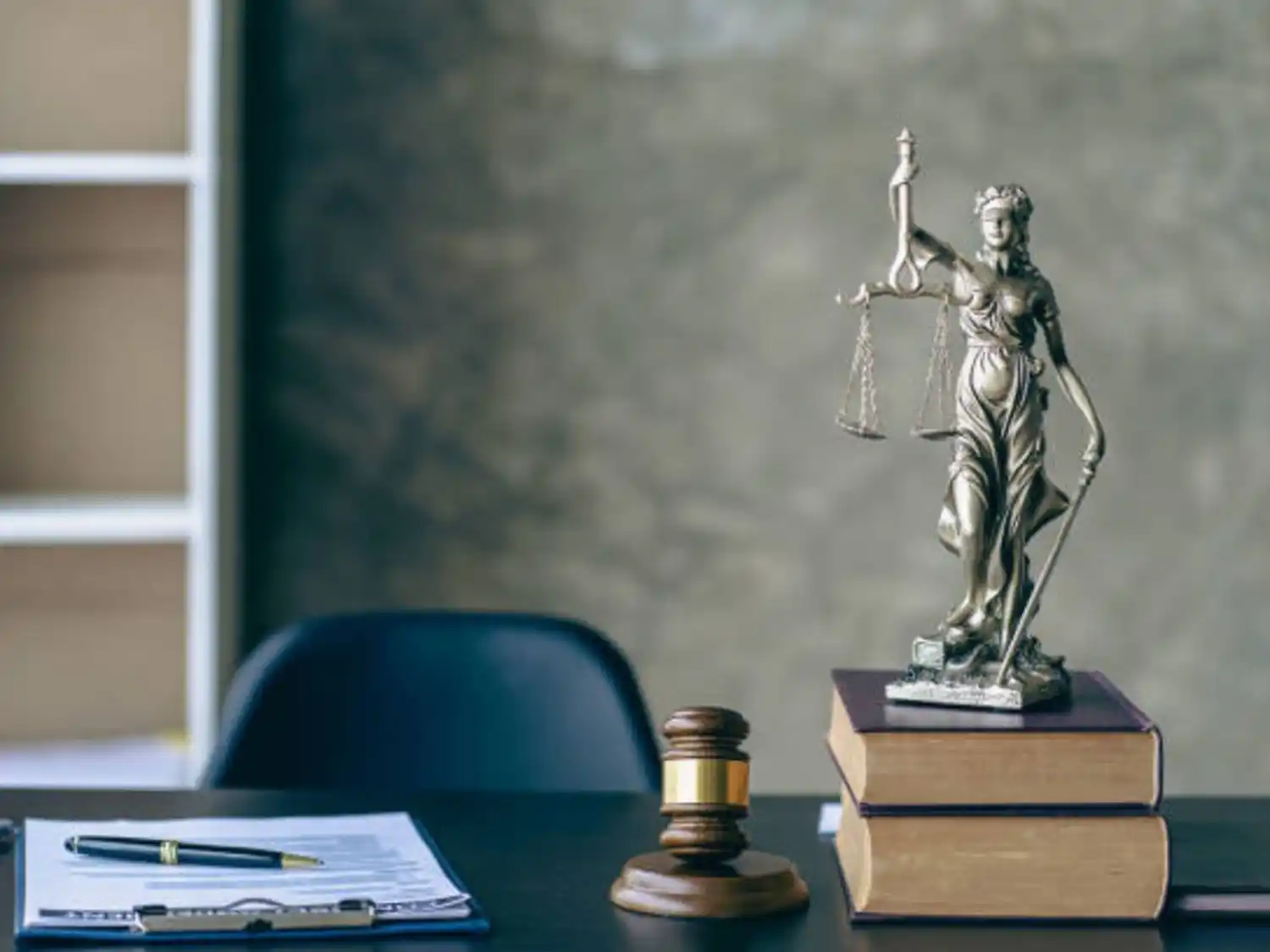 Los profesionales del Derecho celebran este viernes 29 de agosto el Día de la Abogacía, en memoria del nacimiento de Juan Bautista Alberdi. Foto: Ilustración