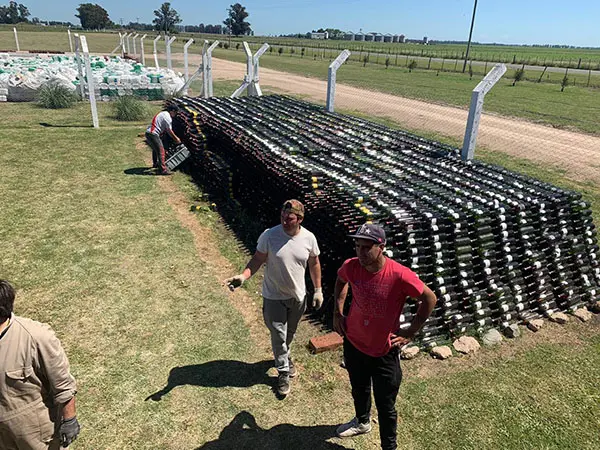 En Lobería recuperaron 19.000 botella de vidrio
