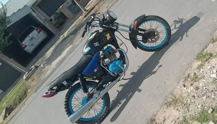 Buscan motocicleta robada