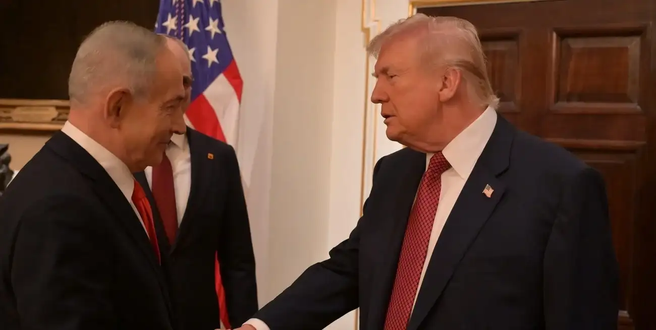 Trump dijo que las conversaciones con Irán continuarán para ver si se puede consumar o no un acuerdo, poco después de su reunión a puerta cerrada sostenida el miércoles en la Casa Blanca con Netanyahu. Foto: Xinhua / Avi Ohayon.