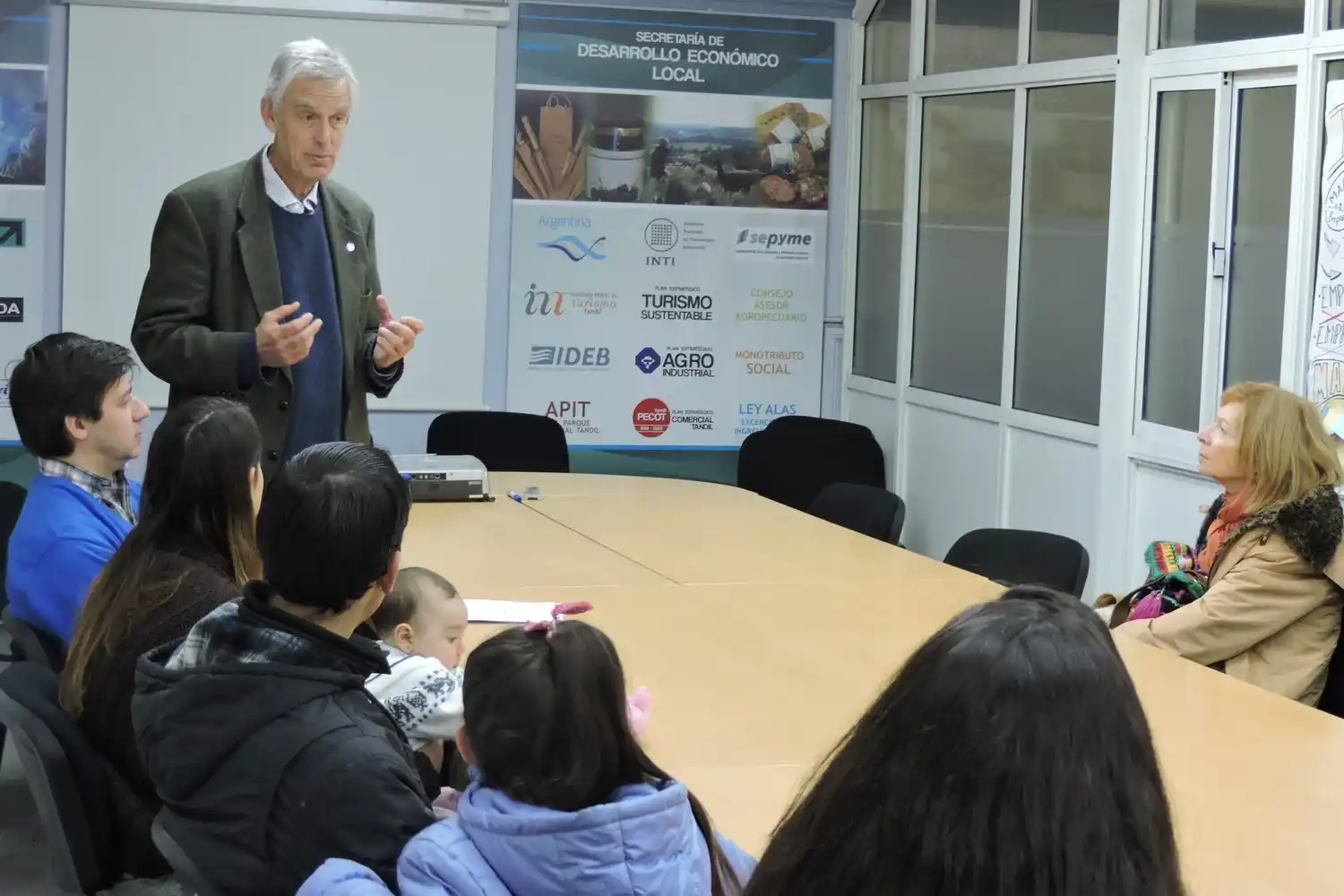 El municipio entregó nuevas asignaciones a microemprendedores