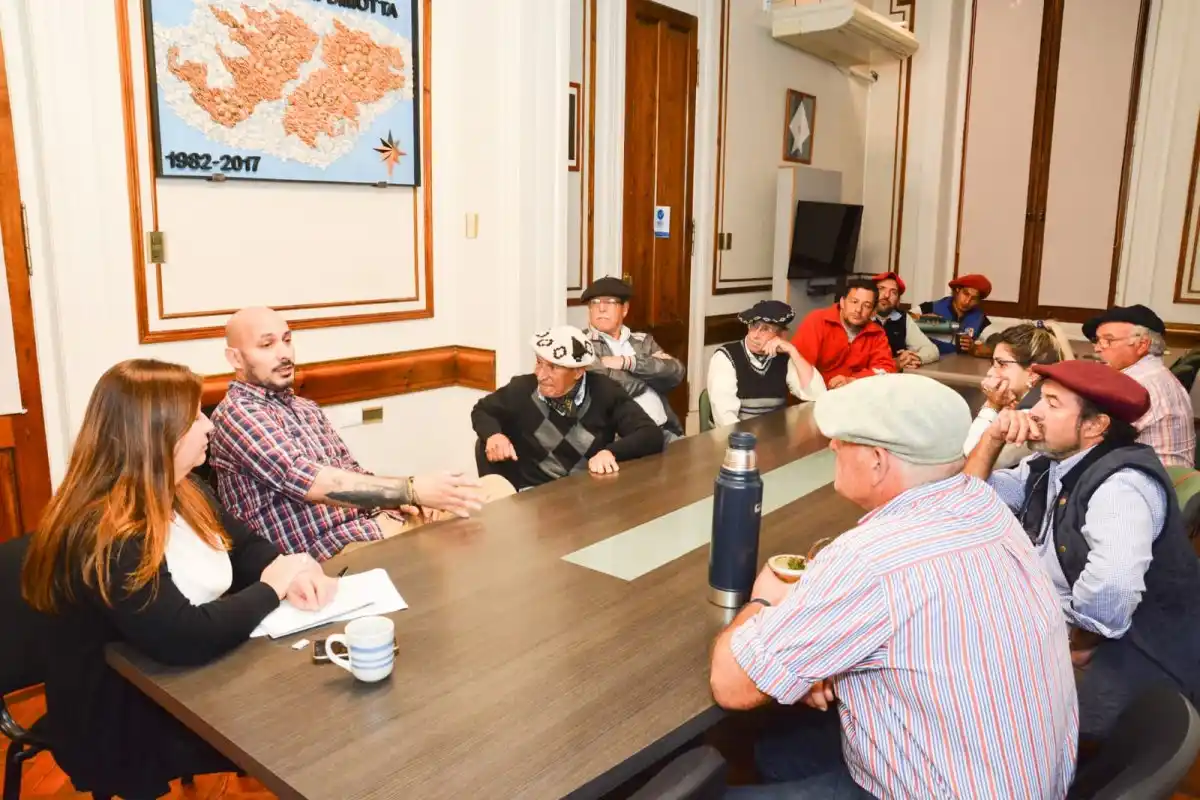Con la participación de agrupaciones tradicionalistas, avanzan los preparativos de la Fiesta Popular del 25 de Mayo
