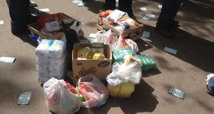 Sindicatos ratifican la olla popular frente al Municipio