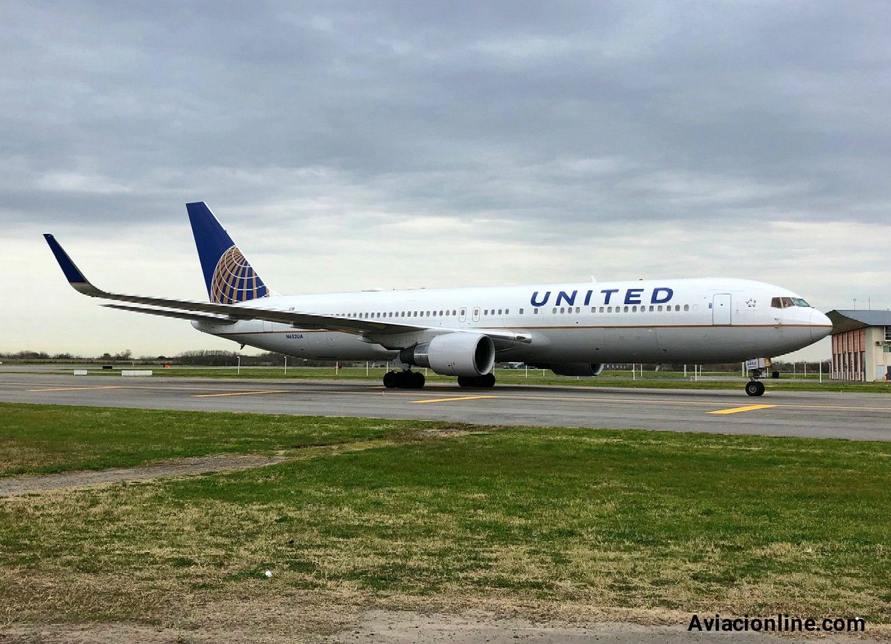 United Airlines se recupera gradualmente y aumenta sus rutas Internacionales y domésticas