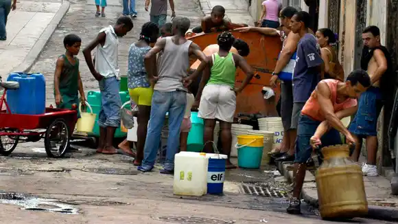 ¡Sed en la Habana! Medio millón de  personas sin agua y aguantando temperaturas altísimas