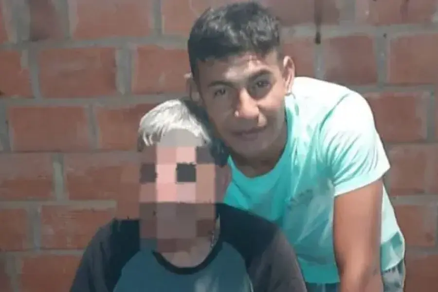 Búsqueda desesperada de un joven que desapareció en el Paraná: hallaron la canoa hundida y una red de pesca