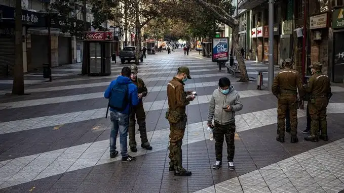 Chile flexibilizará las restricciones tras la disminución de los contagios.