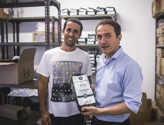 El Intendente Abella acompañó la apertura de Café Martínez en Campana