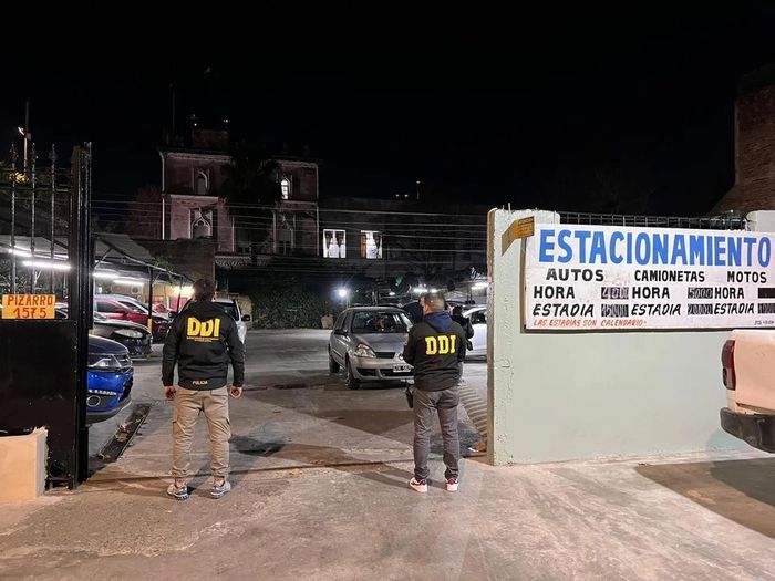 Una banda robaba llaves en una cochera y luego asaltaba viviendas