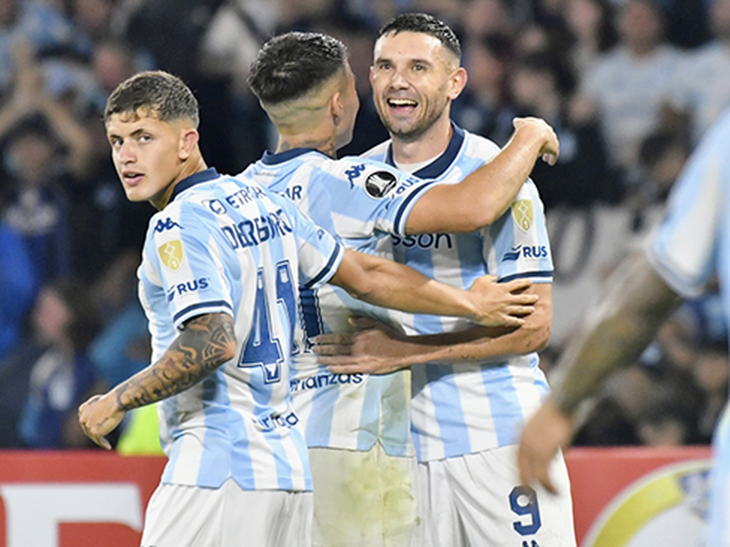Racing y Vélez cierran la fase de grupos con el objetivo de asegurar el primer puesto