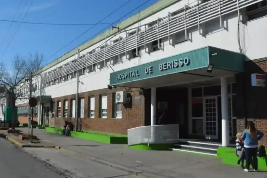 Dos policías en terapia intensiva y otros tres efectivos con heridas graves tras motín en comisaria de Berisso